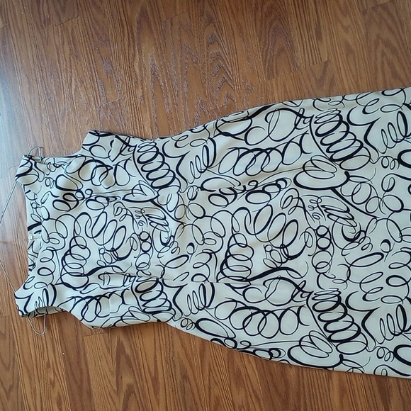 Dress - Picture 3 of 4